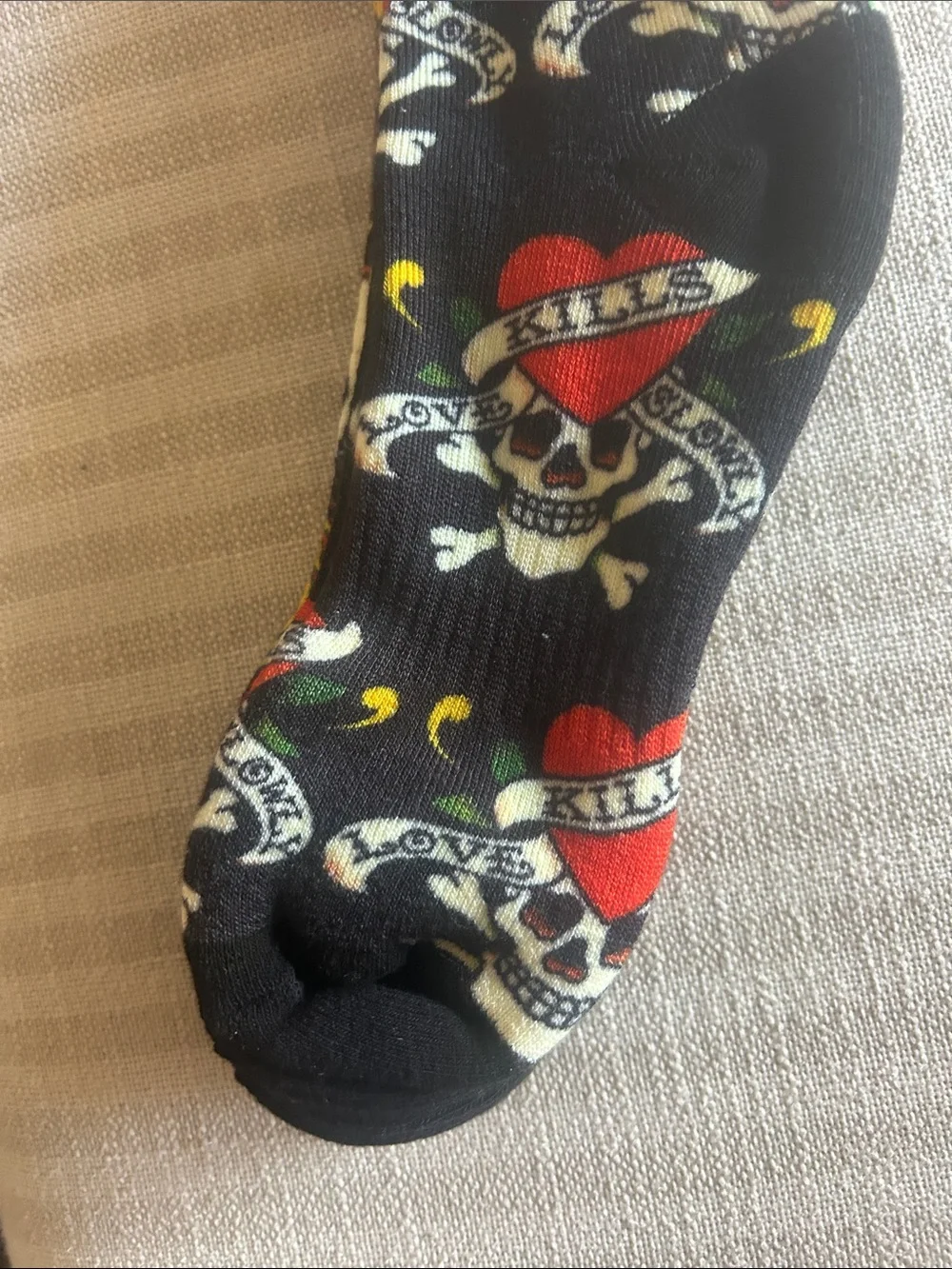 ED HARDY CUSHIONED 3 PAIS CREW SOCJKS SHOE SIZE 6-12 NWT